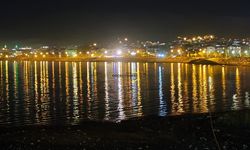 Tatvan Sahili Gece Işıltısıyla Büyülüyor