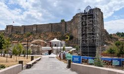 Bitlis’te Saat Kulesine Tepki!