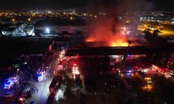 Adana’da Hal Yangını: 22 İş Yeri Kül Oldu