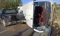 Bingöl’de Midibüs Devrildi: 12 Yaralı