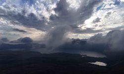 Bulutlar Nemrut Kalderası'nı Sardı