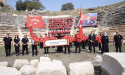 Kastabala Antik Kenti’nde 103 Öğrenciyle Cumhuriyet Coşkusu