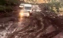 Pervari’de Yağış Ulaşımı Felç Etti