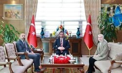 Ahilik Sancağı Bitlis’e Takdim Edildi! Vali Karakaya, Jale Yeşil’i Kabul Etti