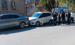 Bitlis'te Maddi Hasarlı Trafik Kazası