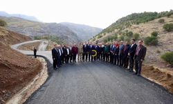 Bitlis Valisi Karakaya, Mutki’de Yol Çalışmalarını Yerinde İnceledi