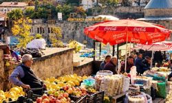 Bitlis’te Sezon Sonu Bereketi! Taze Sebze ve Meyveler Uygun Fiyatlarla Tezgâhlarda
