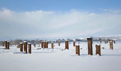 Ahlat’ta Karla Gelen Kartpostallar