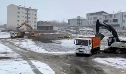 Adilcevaz Devlet Hastanesi İnşaatında İlk Kazma Vuruldu