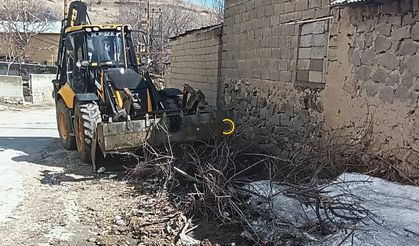 Adilcevaz’da Bahar Temizliği Seferberliği Başladı