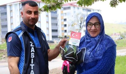 Güroymak Belediyesinden Anneler Günü Sürprizi