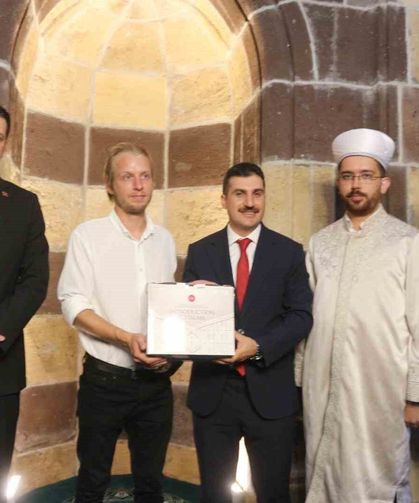 Gevaş’ta İslamiyet’i Seçen Letonyalı Veysel Oldu