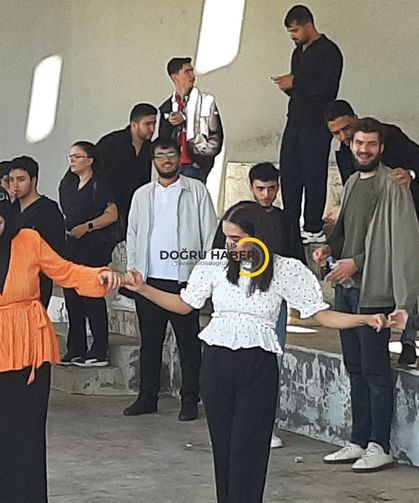 Dicle Üniversitesi’nde Kampüs Halaylarla Şenlendi