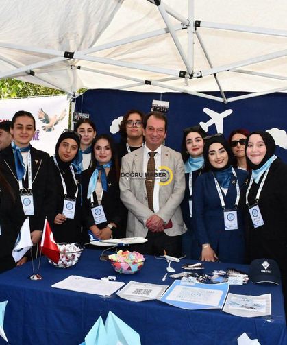 Dicle Üniversitesi’nde Kampüs Halaylarla Şenlendi