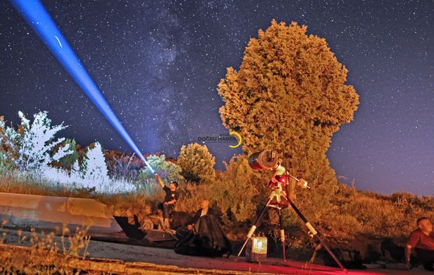 Bitlis’te Perseid meteor yağmuru gökyüzünü şenlendirdi