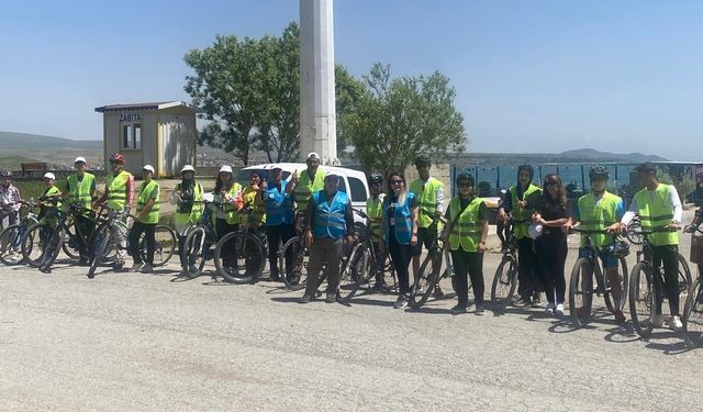 Tatvan’da Yeşilay’dan Bisiklet Turu: Sağlıklı Yaşam İçin Pedal Çevirdiler