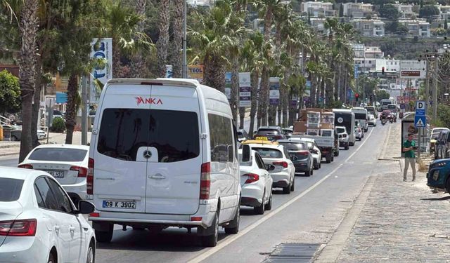 Bodrum’dan bayram dönüşü 24 saatte 15 binden fazla araç çıkış yaptı