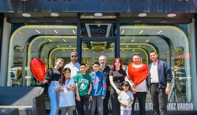 Esenyurt Belediyesi Kurban Bayramı öncesi ilçedeki yetim ve öksüz çocuklara şefkat eli uzattı