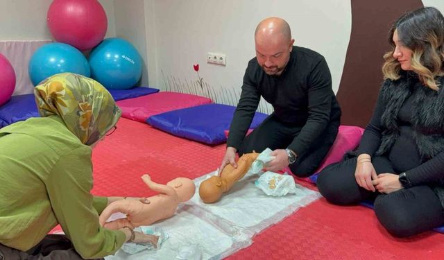 Gebe Okulunda Bir Çok Bilgi Aktarılıyor