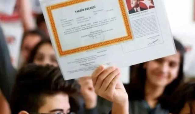 20 Milyon Öğrenci Karnesini Alarak Yaz Tatiline Giriyor