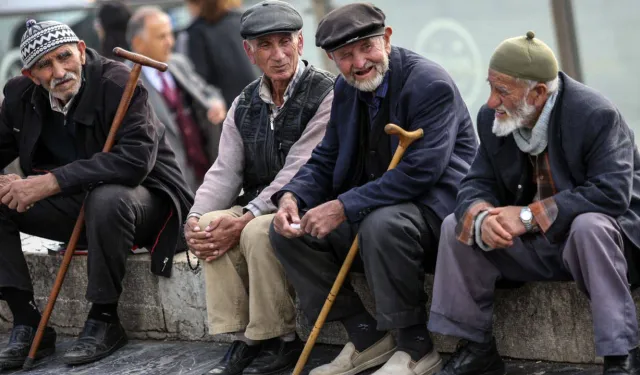 Emekli ve memur maaş zammı belli oldu! Uzman isim bu rakamı verdi