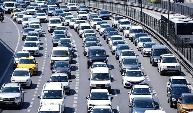 Bayram Tatili Dönüşü İçin Yetkililerden "Trafikte Dikkatli Olun" Uyarısı