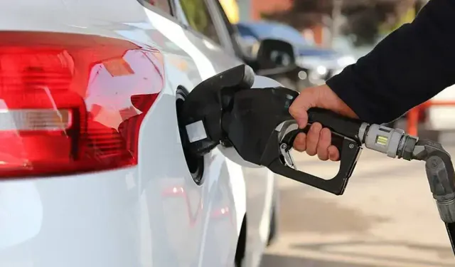 Motorine ve benzine yeni zam geliyor! Araç sahiplerinin cebi yanacak