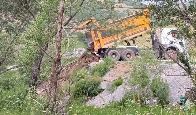Tatvan Küçüksu Mevkiinde Çevre Kirliliği Tepki Çekti