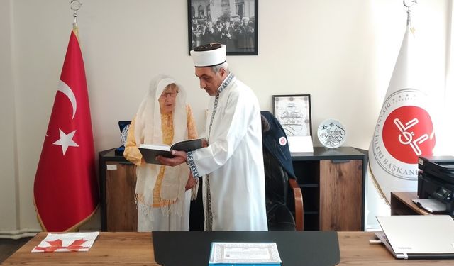 Alman vatandaş Mudanya’da Müslüman oldu