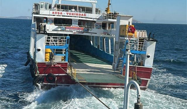 Feribottaki yangına müdahale sürüyor: 200 yolcu güvenli şekilde tahliye ediliyor