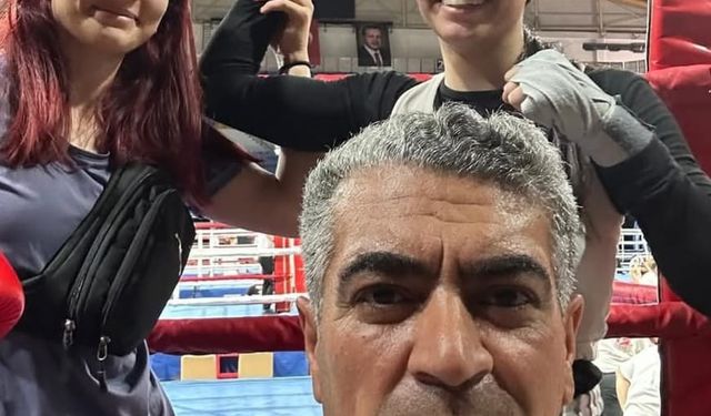 Bitlisli Sporculardan Kick Boks Arenasında Çifte Zafer