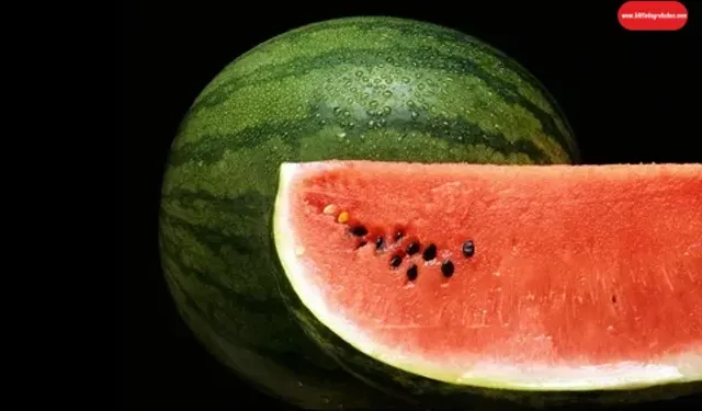 Yaz Aylarının Vazgeçilmezi Karpuzun Faydaları Saymakla Bitmiyor