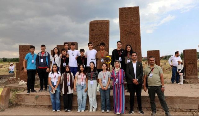 Antalya’dan Ahlat’a Kültür Köprüsü: Gençler Ecdadın İzinde