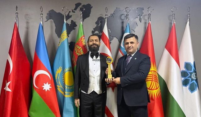 Dünyaca Ünlü Yazar Akif Manaf’a Küresel Bilinç ve Barış Ödülü Verildi