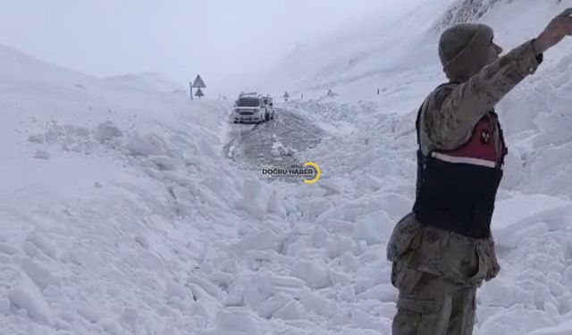Ahlat–Malazgirt Yolunda Çığ: Yol Ulaşıma Kapandı