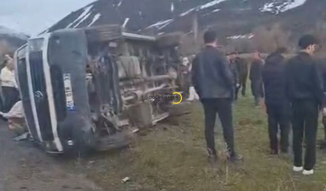 Tatvan’da minibüs kazası: 10 kişi yaralandı