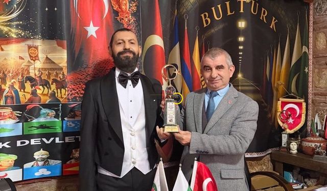 Dünyaca Ünlü Yazar Akif Manaf’a BULTÜRK Barış Ödülü