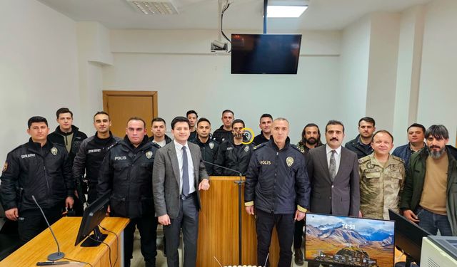 Tatvan Adliyesinde Polislere sürpriz kutlama