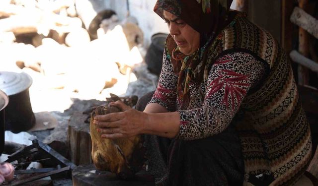 Adana'da bayram geleneği kazanca dönüştü: Kelle paça mesaisi