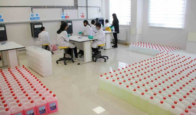Ağrı’da Öğrenciler Üreterek Meslek Öğreniyor