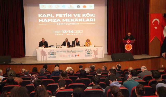 Ahlat'ta Hafıza Mekanları Sempozyumu