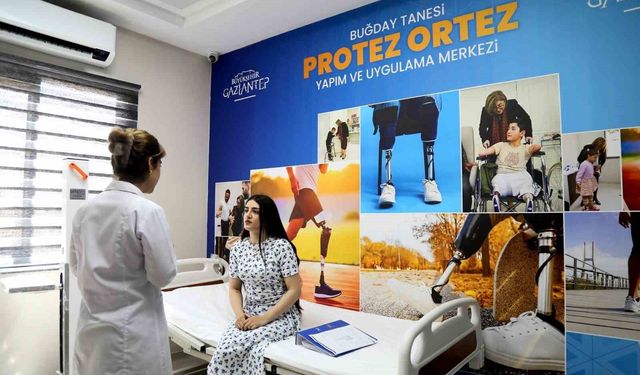 Tatvanda Kanseri Yenen Öğrenciye Protez Desteği