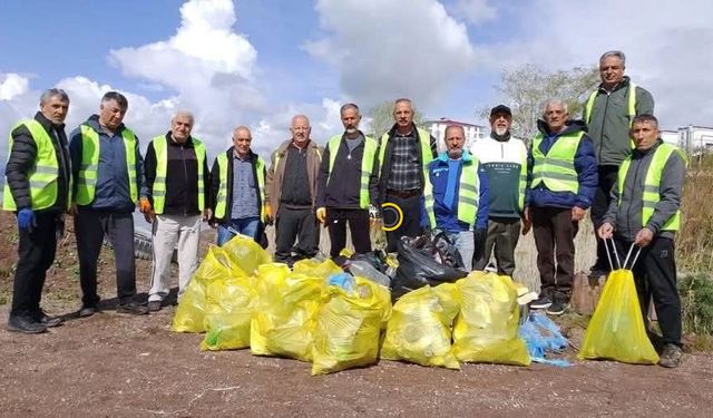 Ahlatlı Gönüllüler Tonlarca Atık Topladı