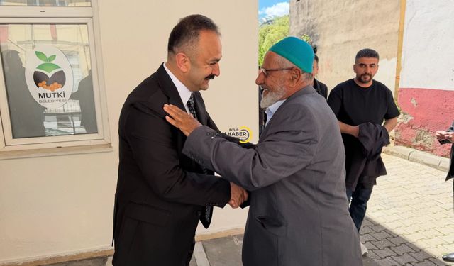 Mutki'de bayramlaşma töreni