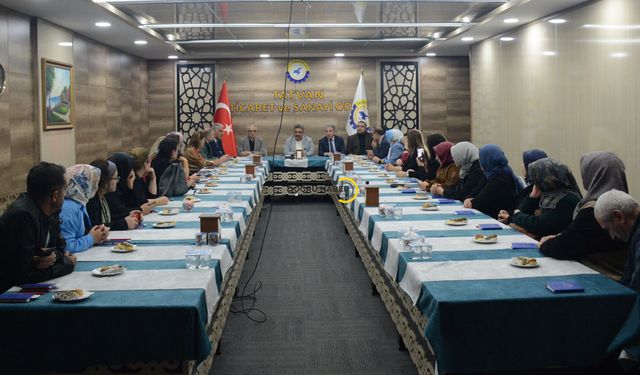 TATSO Başkanı Bilal Adabağ, Ankara’dan Bitlis’e gelen kadın STK başkanlarını ağırladı