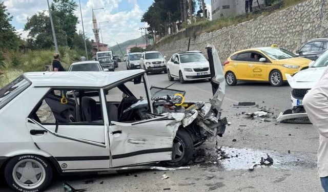 Bitlis'te Korkutan Kaza! Araçlar Hurdaya Döndü, Yaralılar Var