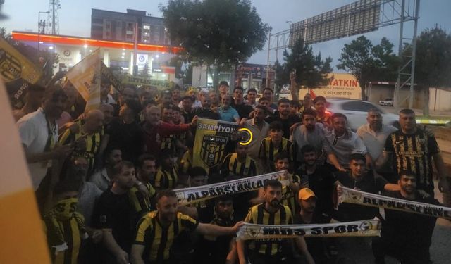 Şampiyonluk Coşkusu Sınırları Aştı! Bitlis Spor Taraftarlarına Muş’ta Görkemli Karşılama