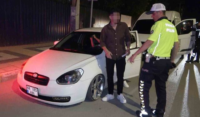 Aksaray'da abartı ışıklı araca ceza: Sürücünün sözleri dikkat çekti