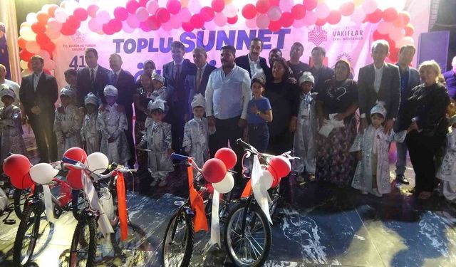 Kilis'te sünnet şöleni: 25 çocuğa bisiklet ve altın hediye edildi