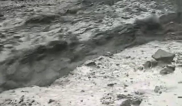 Palu'da Sağanak Sele Dönüştü